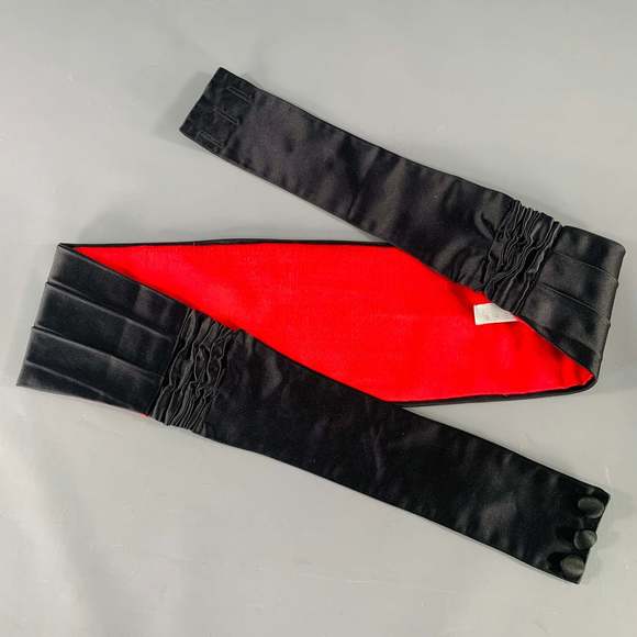 BRENDA KETT Black Red Pleated Silk Cummerbund - Picture 2 of 4